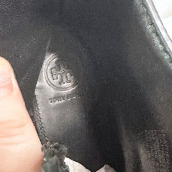 Tory Burch Gemini Goldtone Link Black Leather Flat Ankle Boots women’s size 8 - Picture 14 of 16